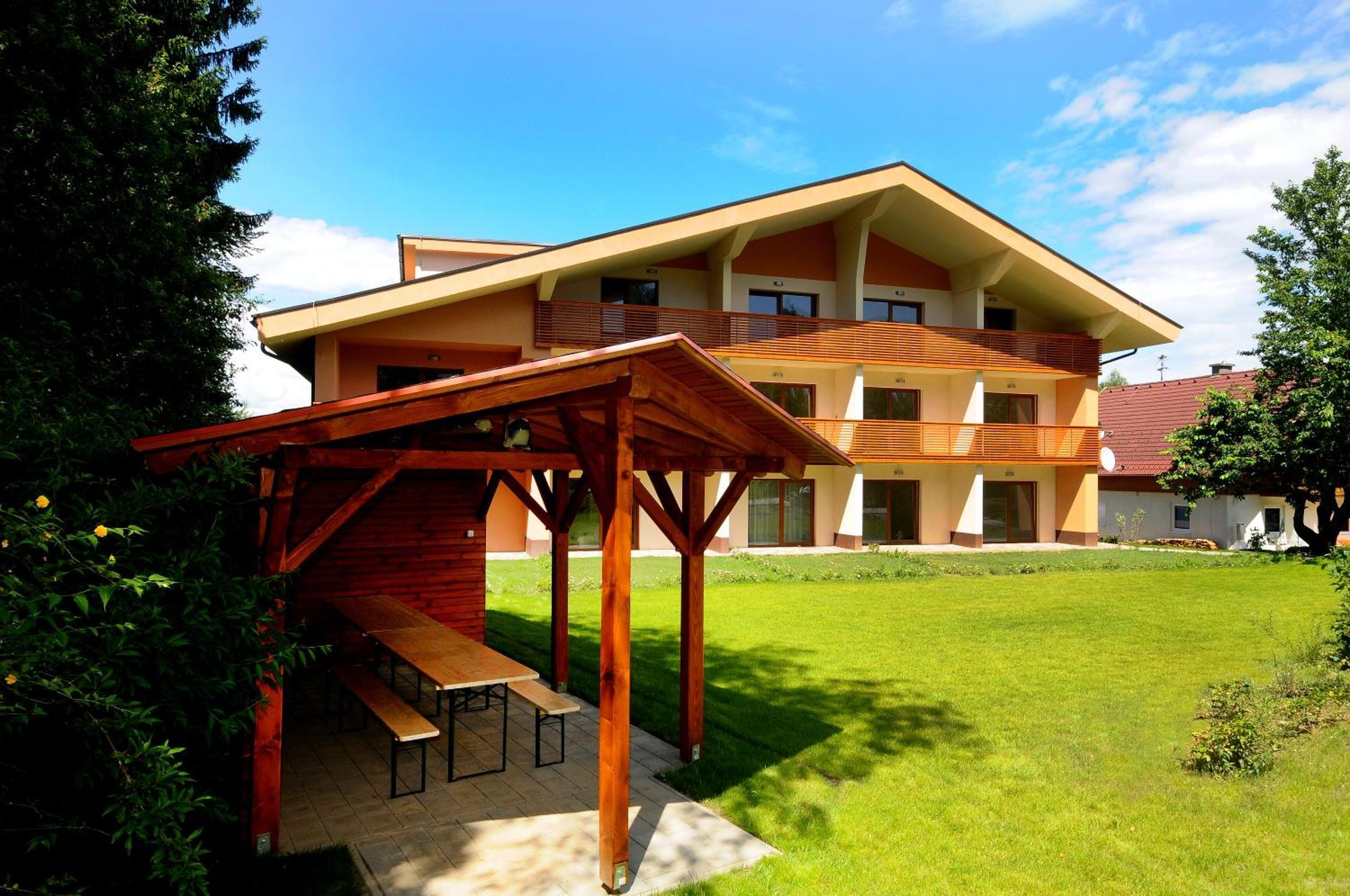 Alpe-Adria Apartments Oberaichwald  エクステリア 写真